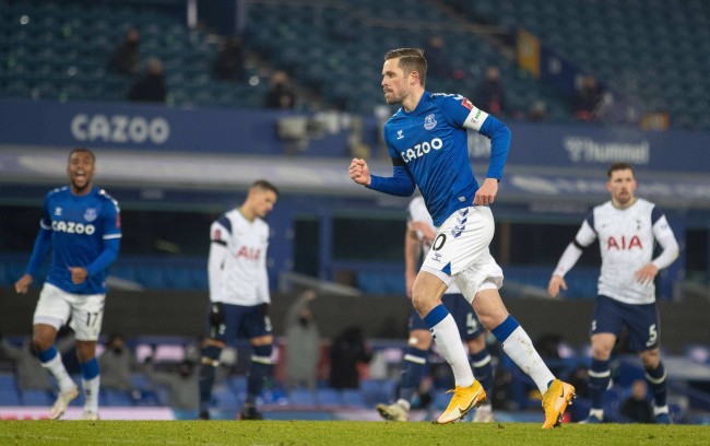 同时也有足 同时也有足